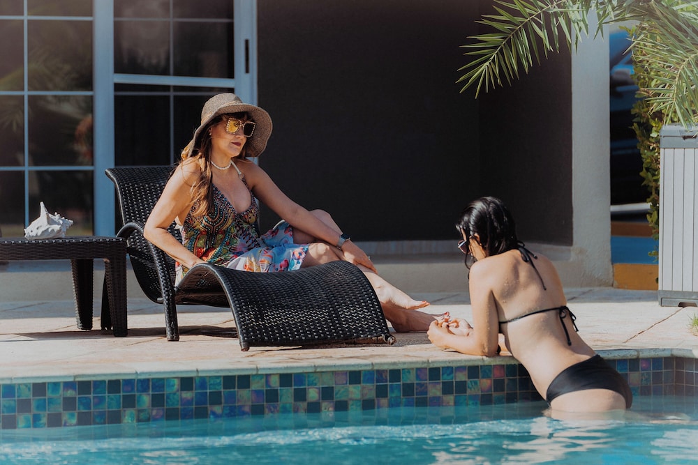 Hotel RH Boutique Aruba — Swimming pool in Oranjestad, Aruba