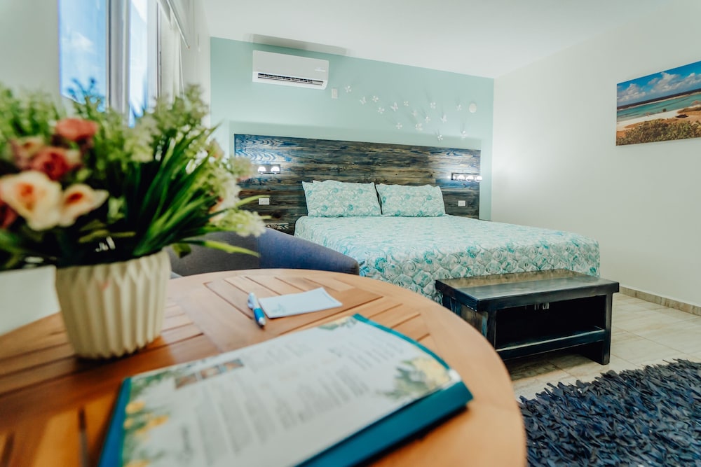 Hotel RH Boutique Aruba — Hotel rooms in Oranjestad, Aruba