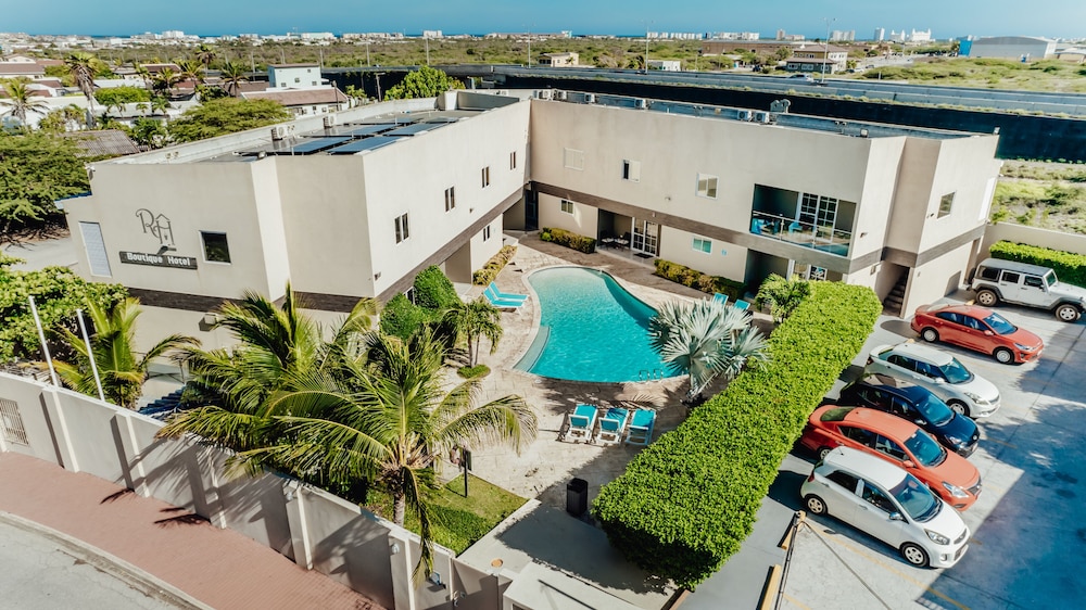 Hotel RH Boutique Aruba — Swimming pool in Oranjestad, Aruba