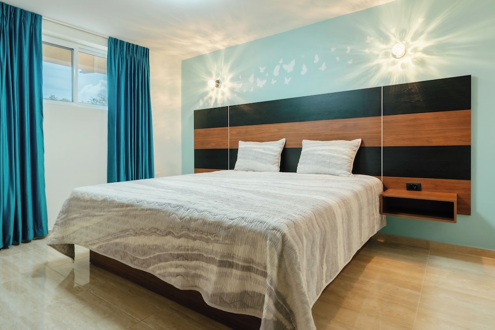 Hotel RH Boutique Aruba — Hotel rooms in Oranjestad, Aruba