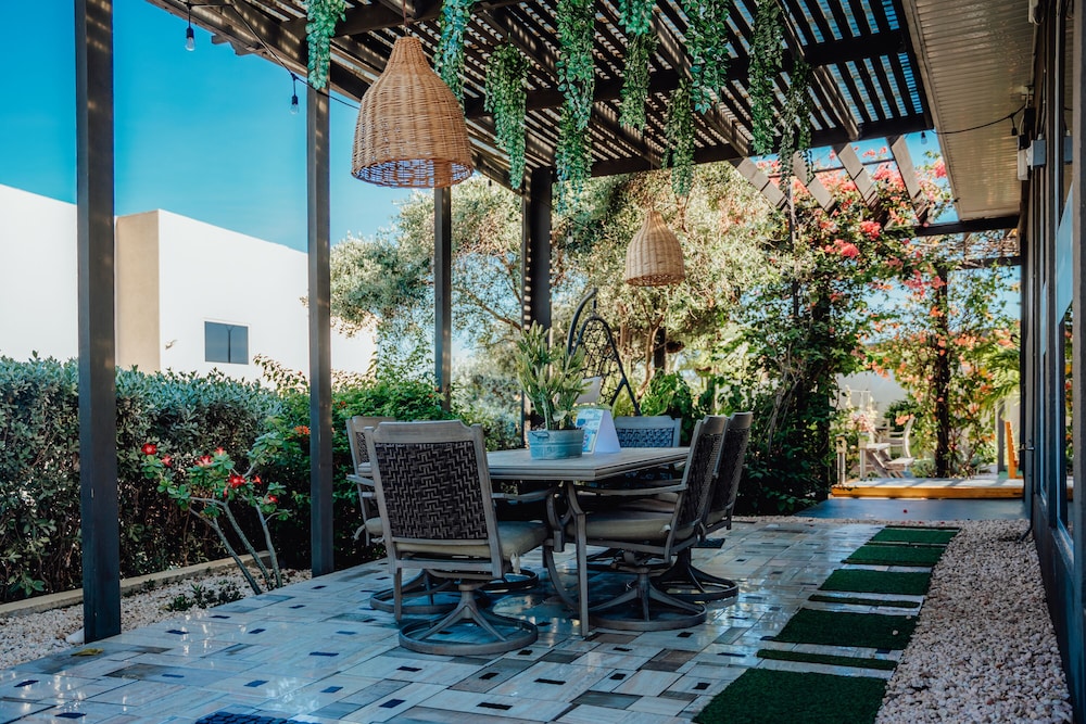 Hotel RH Boutique Aruba — Restaurant & bars in Oranjestad, Aruba