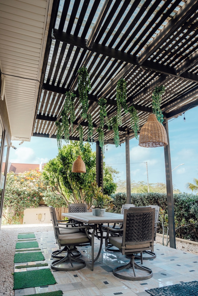 Hotel RH Boutique Aruba — Restaurant & bars in Oranjestad, Aruba