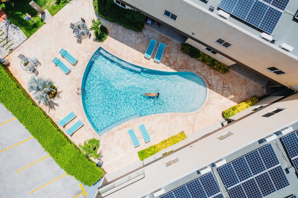 Hotel RH Boutique Aruba — Swimming pool in Oranjestad, Aruba
