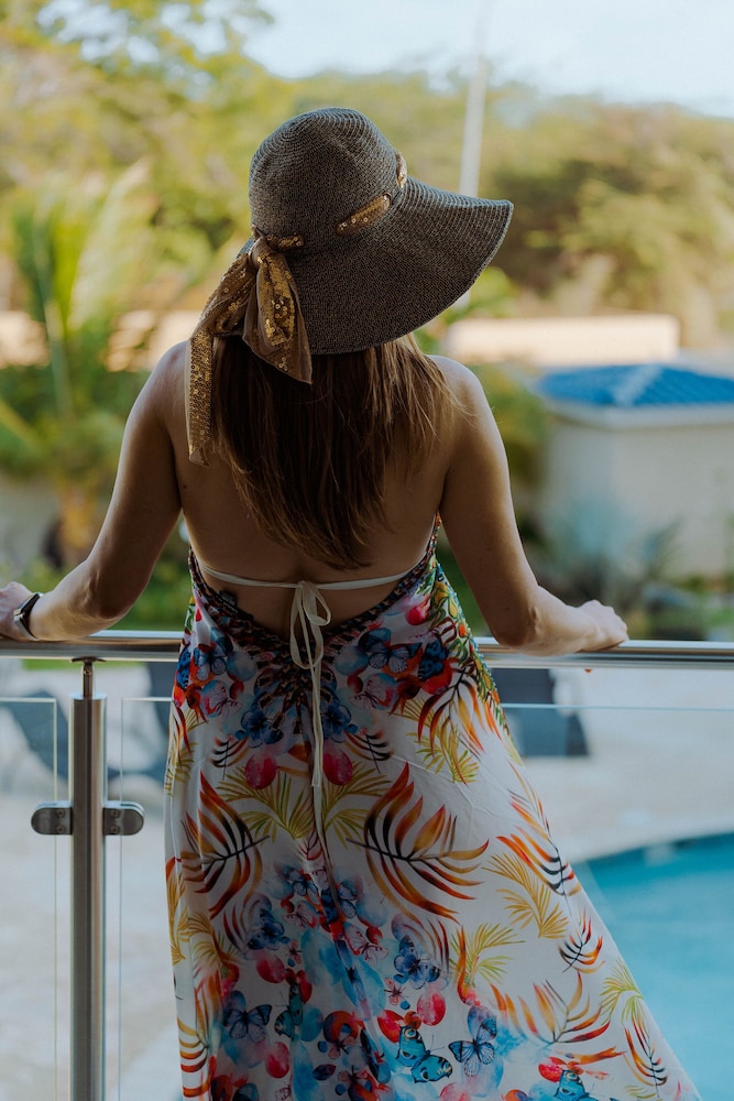 Hotel RH Boutique Aruba — Swimming pool in Oranjestad, Aruba