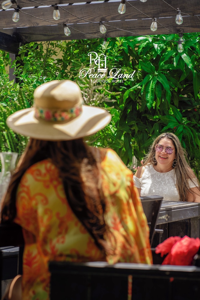 Hotel RH Boutique Aruba — Restaurant & bars in Oranjestad, Aruba