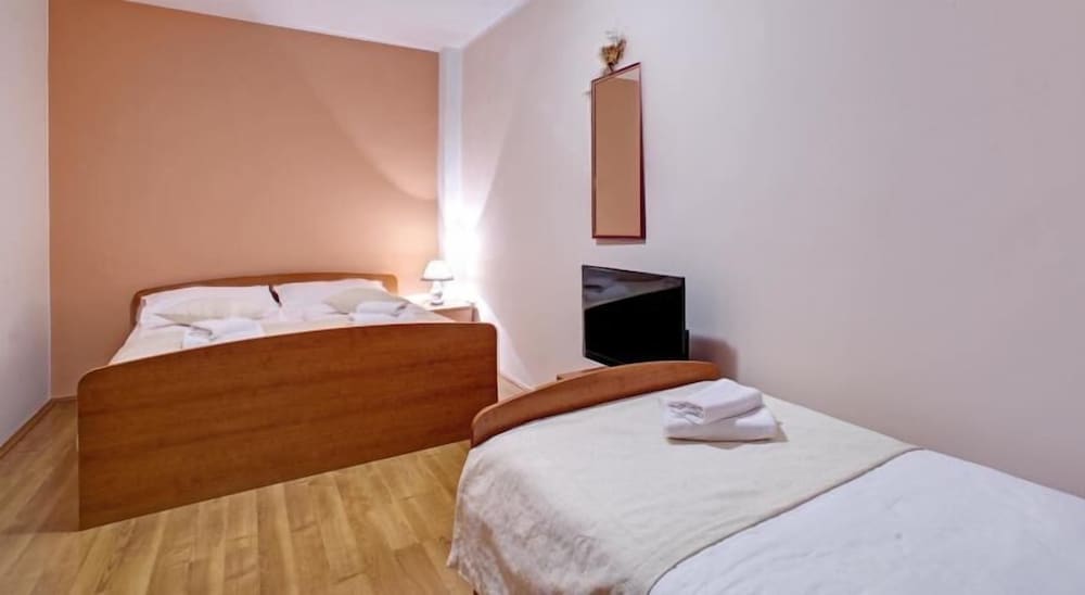 Hotel Skradinski Buk — Hotel rooms in Skradin, Šibenik-Knin