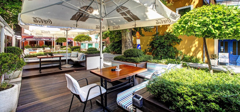 Hotel Skradinski Buk — Restaurant & bars in Skradin, Šibenik-Knin