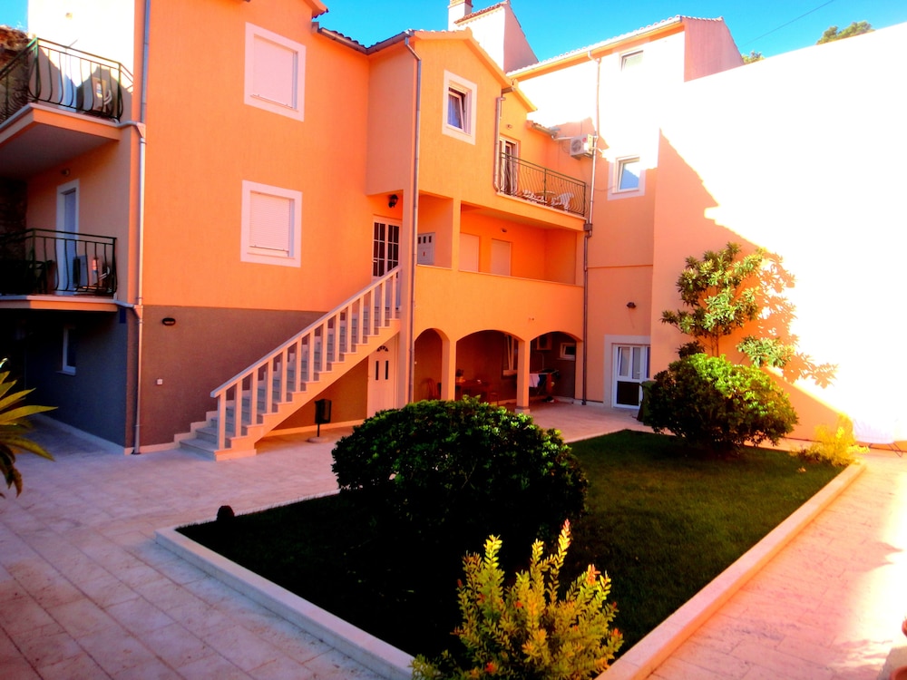 Hotel Skradinski Buk — Hotel building in Skradin, Šibenik-Knin