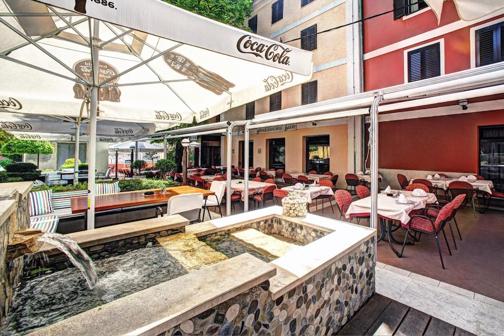 Hotel Skradinski Buk — Restaurant & bars in Skradin, Šibenik-Knin