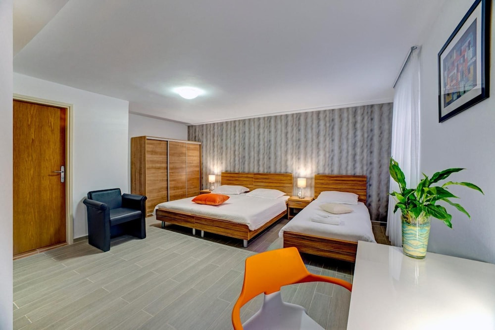 Hotel Skradinski Buk — Hotel rooms in Skradin, Šibenik-Knin