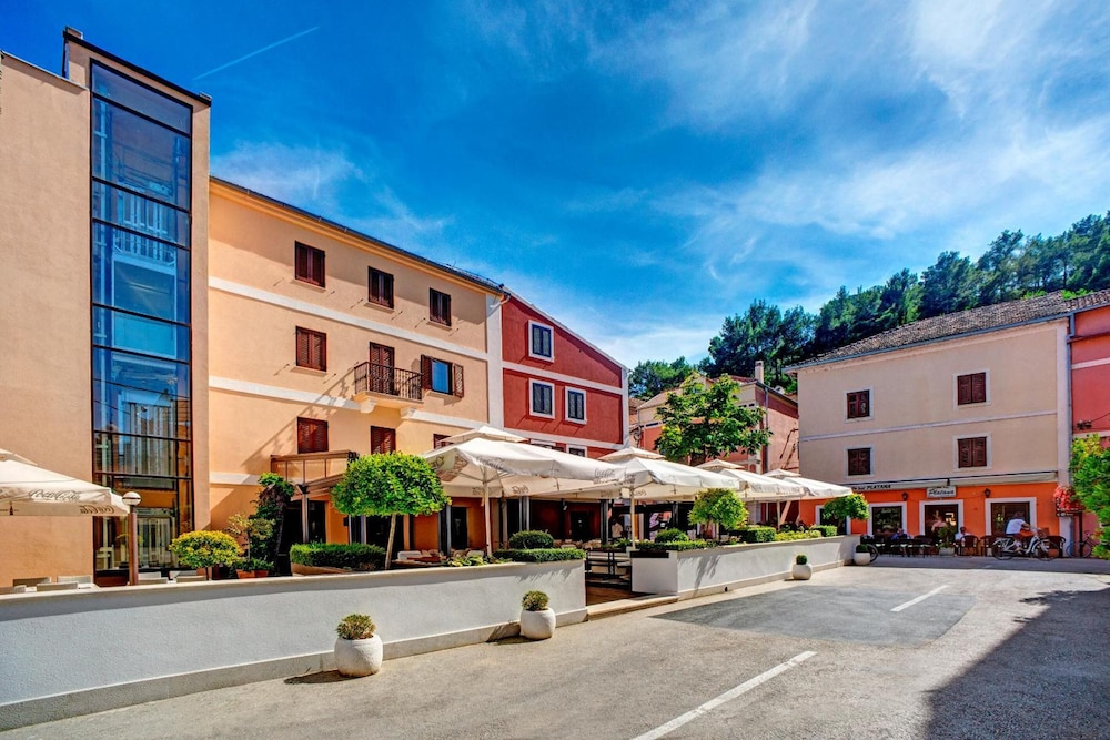 Hotel Skradinski Buk — Hotel building in Skradin, Šibenik-Knin