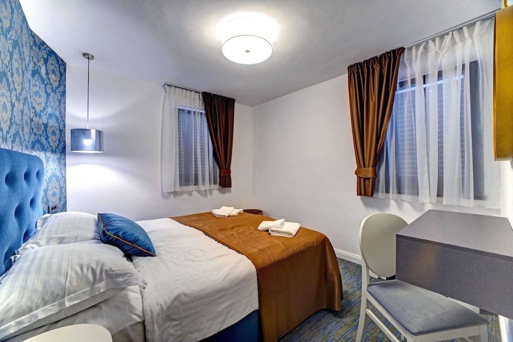 Hotel Skradinski Buk — Hotel rooms in Skradin, Šibenik-Knin