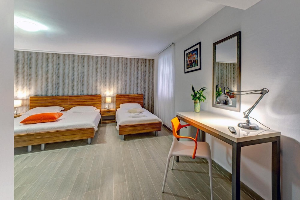 Hotel Skradinski Buk — Hotel rooms in Skradin, Šibenik-Knin
