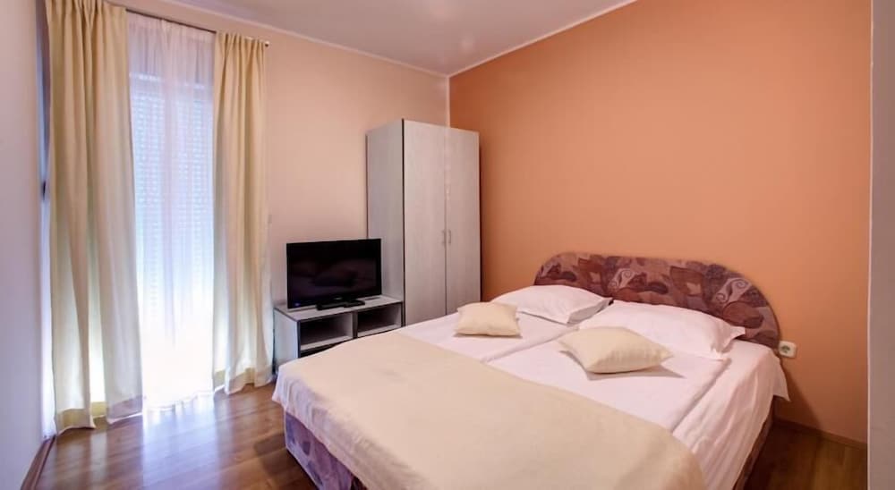 Hotel Skradinski Buk — Hotel rooms in Skradin, Šibenik-Knin