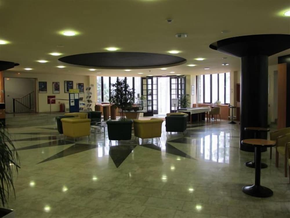 Hotel Tomislavov Dom — Hotel building in Zagreb, Zagreb (city)