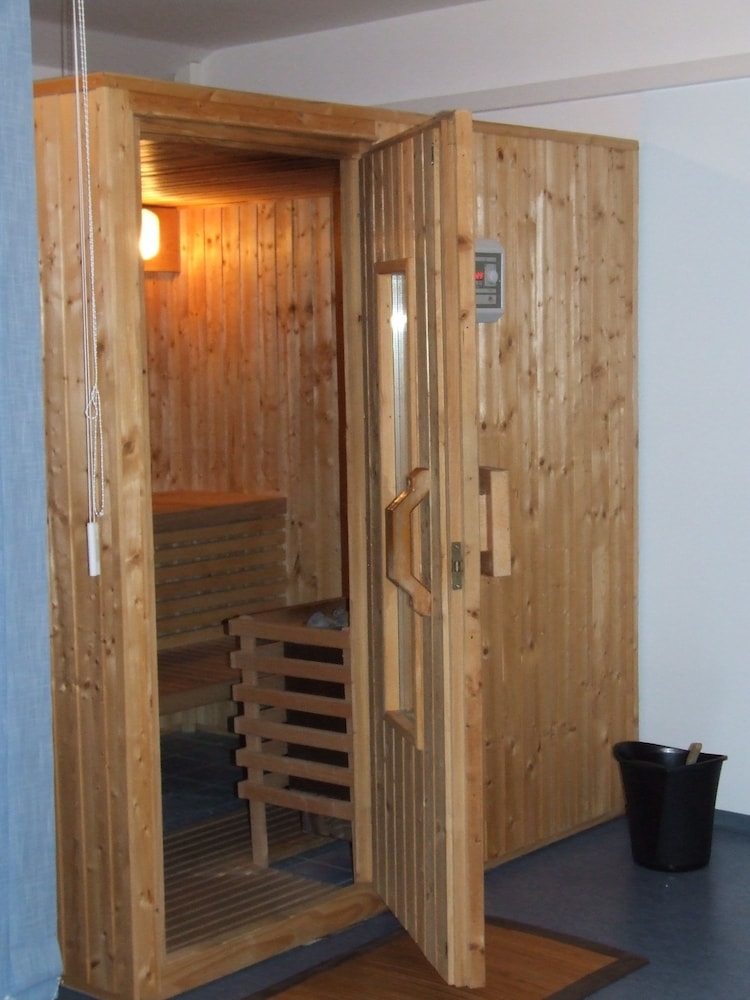 Hotel Tomislavov Dom — Spa in Zagreb, Zagreb (city)