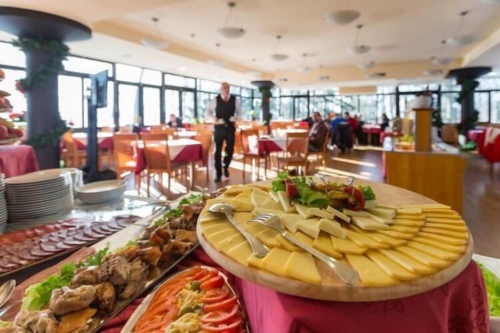 Hotel Tomislavov Dom — Restaurant & bars in Zagreb, Zagreb (city)