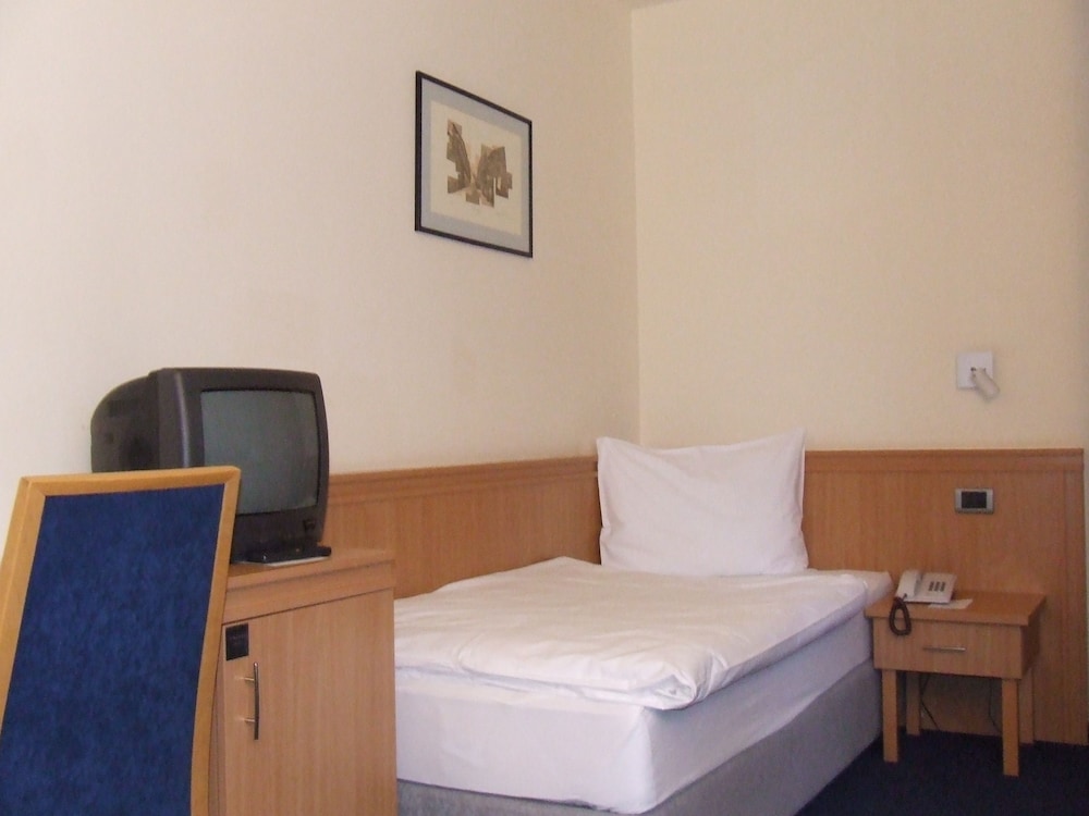 Hotel Tomislavov Dom — Hotel rooms in Zagreb, Zagreb (city)