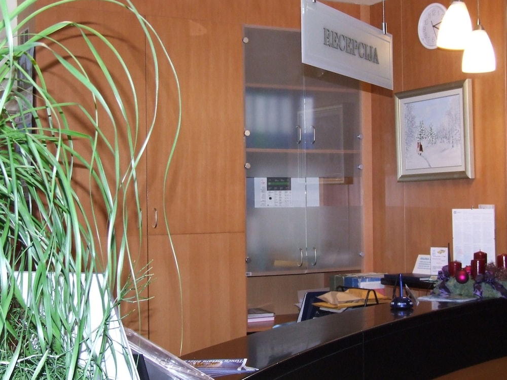 Hotel Tomislavov Dom — Hotel building in Zagreb, Zagreb (city)