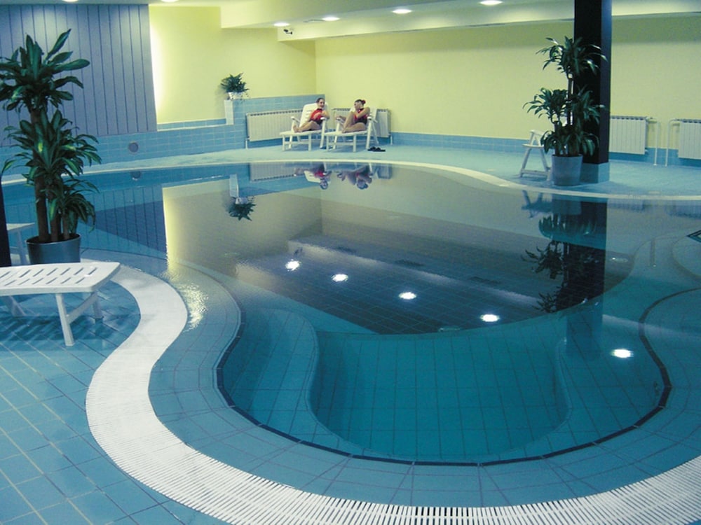 Hotel Tomislavov Dom — Swimming pool in Zagreb, Zagreb (city)