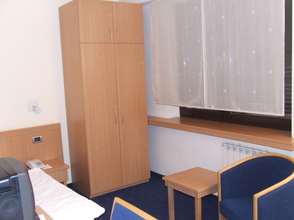 Hotel Tomislavov Dom — Hotel rooms in Zagreb, Zagreb (city)