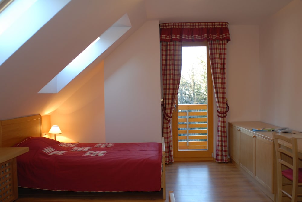 Aparthotel Snjezna Kraljica — Hotel rooms in Zagreb, Zagreb (city)