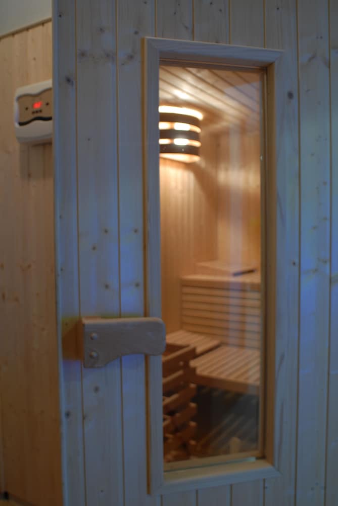 Aparthotel Snjezna Kraljica — Spa in Zagreb, Zagreb (city)