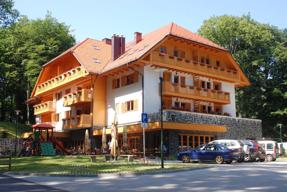 Aparthotel Snjezna Kraljica — Main photo in Zagreb, Zagreb (city)