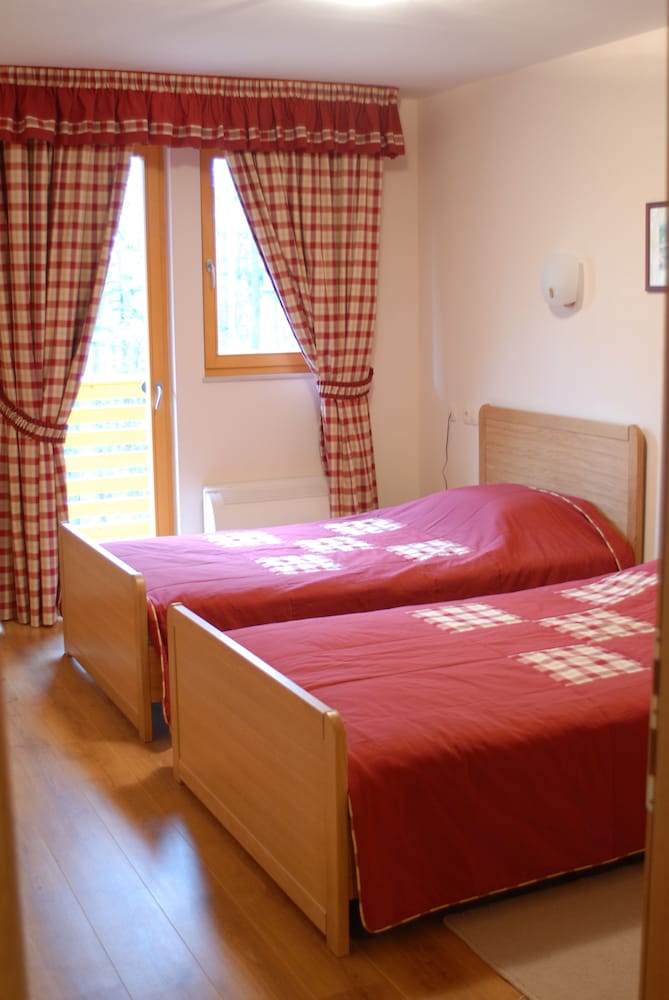 Aparthotel Snjezna Kraljica — Hotel rooms in Zagreb, Zagreb (city)