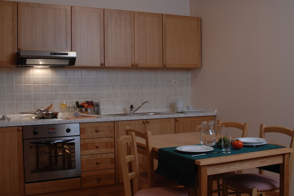 Aparthotel Snjezna Kraljica — Hotel rooms in Zagreb, Zagreb (city)