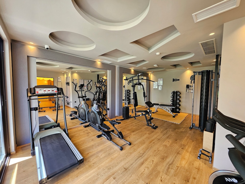 Petousis Hotel & Suites — Sports & recreation in Gazi