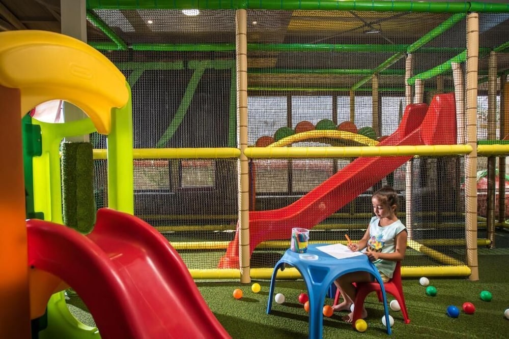 Petousis Hotel & Suites — Attractions for children in Gazi