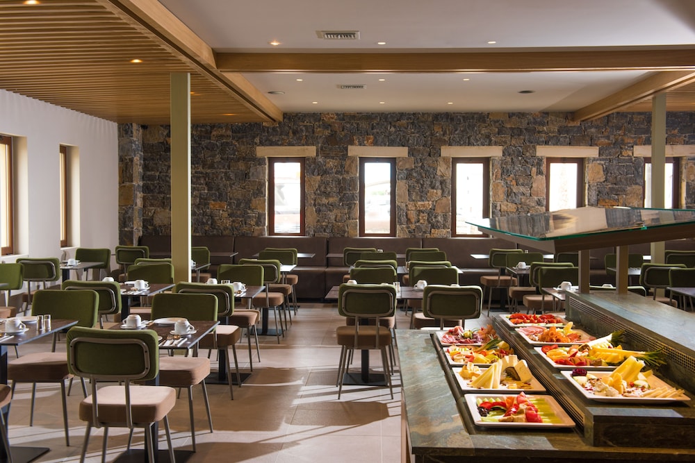 Petousis Hotel & Suites — Restaurant & bars in Gazi