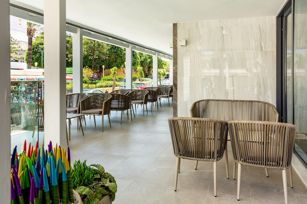 Rhodos Horizon City- Adults only — Restaurant & bars in Rhodes Town, South Aegean