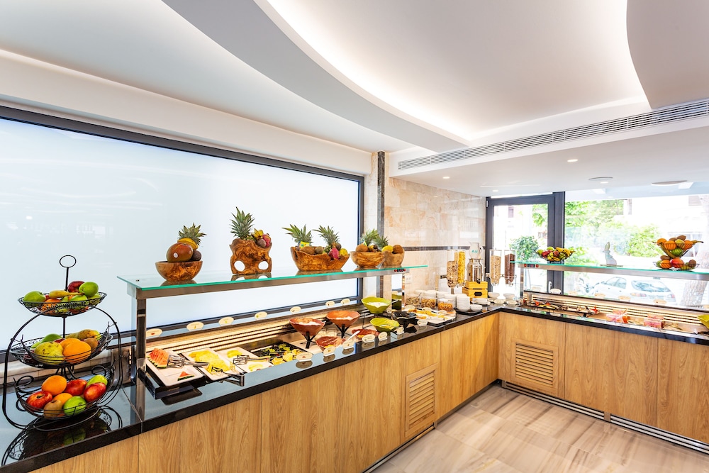 Rhodos Horizon City- Adults only — Restaurant & bars in Rhodes Town, South Aegean