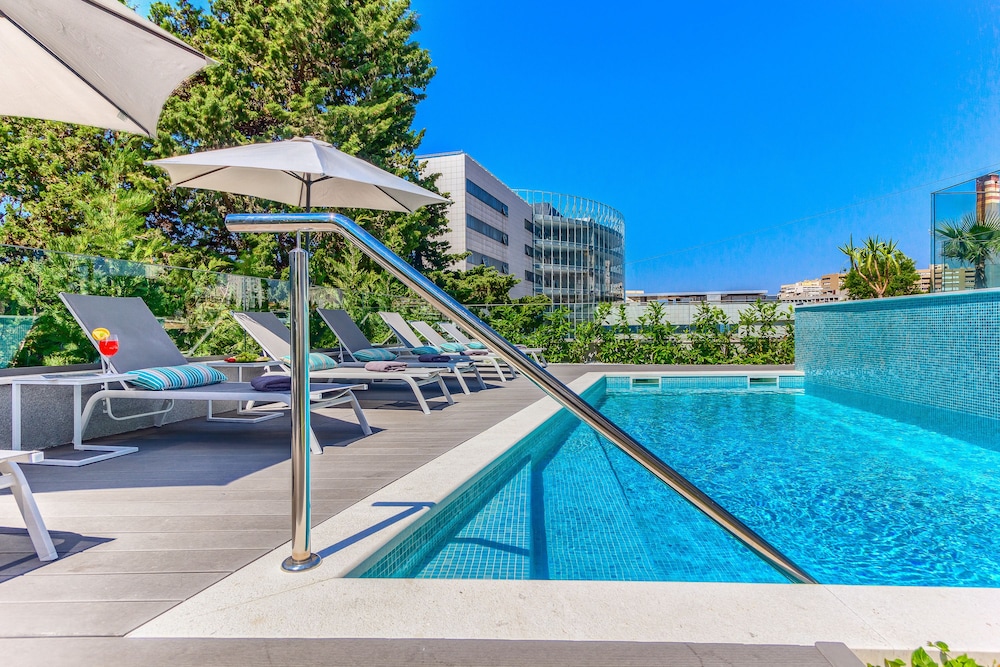 Bel Residence — Swimming pool in Split, Split-Dalmatia