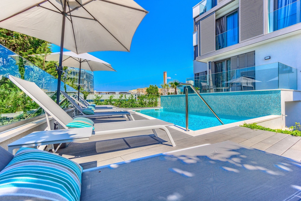 Bel Residence — Swimming pool in Split, Split-Dalmatia
