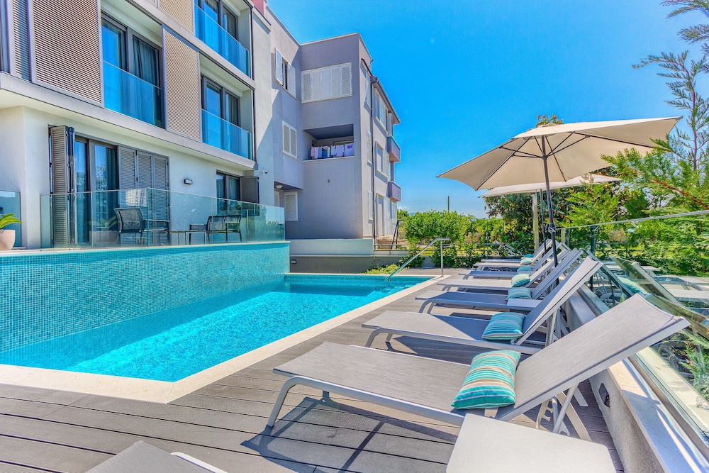 Bel Residence — Swimming pool in Split, Split-Dalmatia