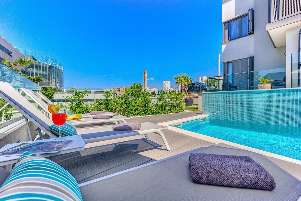 Bel Residence — Swimming pool in Split, Split-Dalmatia
