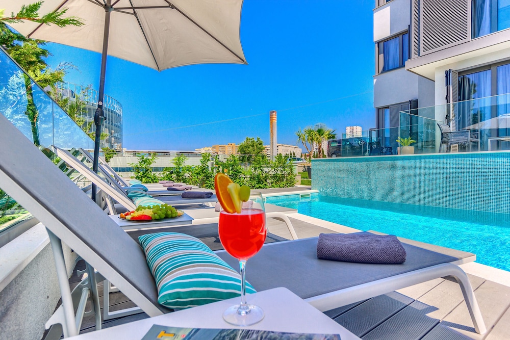 Bel Residence — Swimming pool in Split, Split-Dalmatia