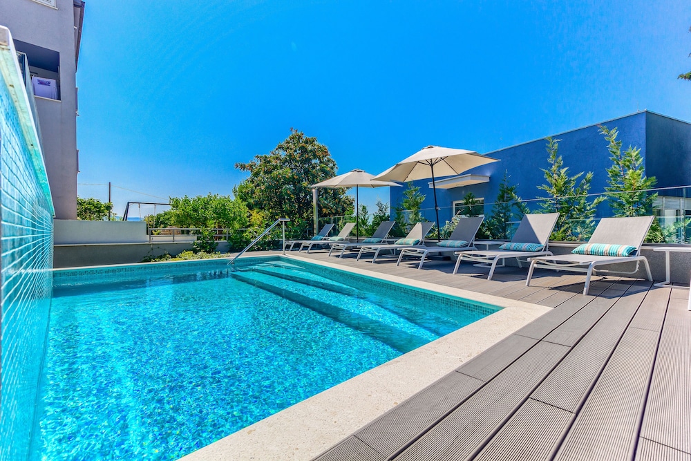 Bel Residence — Swimming pool in Split, Split-Dalmatia