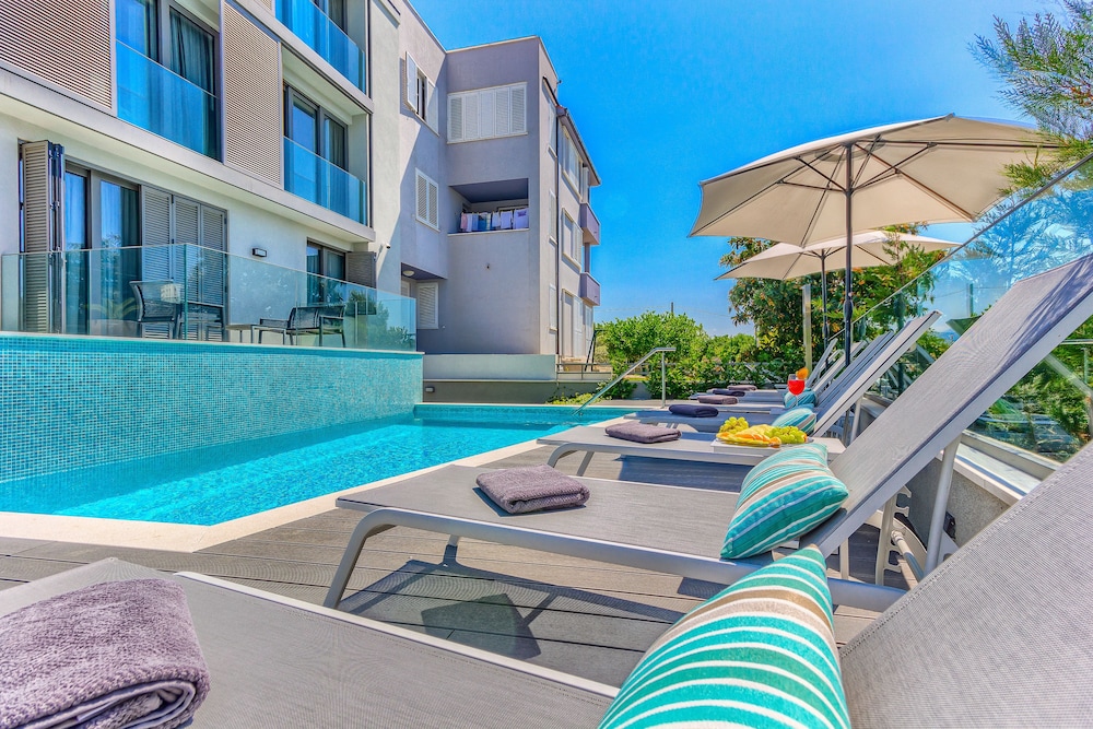Bel Residence — Swimming pool in Split, Split-Dalmatia