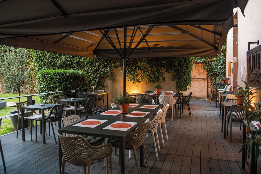 Hotel Slisko — Restaurant & bars in Zagreb, Zagreb (city)