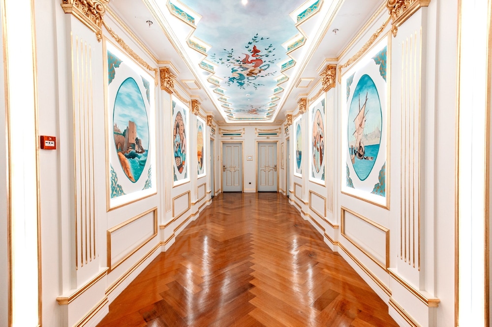 Seven Hills Palace & Spa — Hotel building in Istanbul, Istanbul