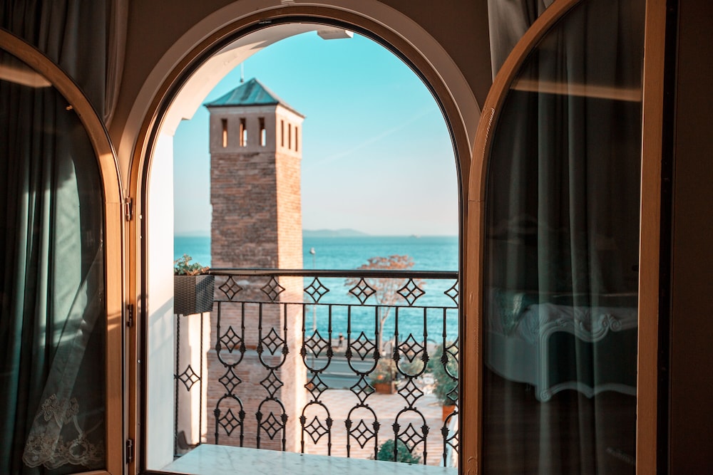 Seven Hills Palace & Spa — Hotel rooms in Istanbul, Istanbul