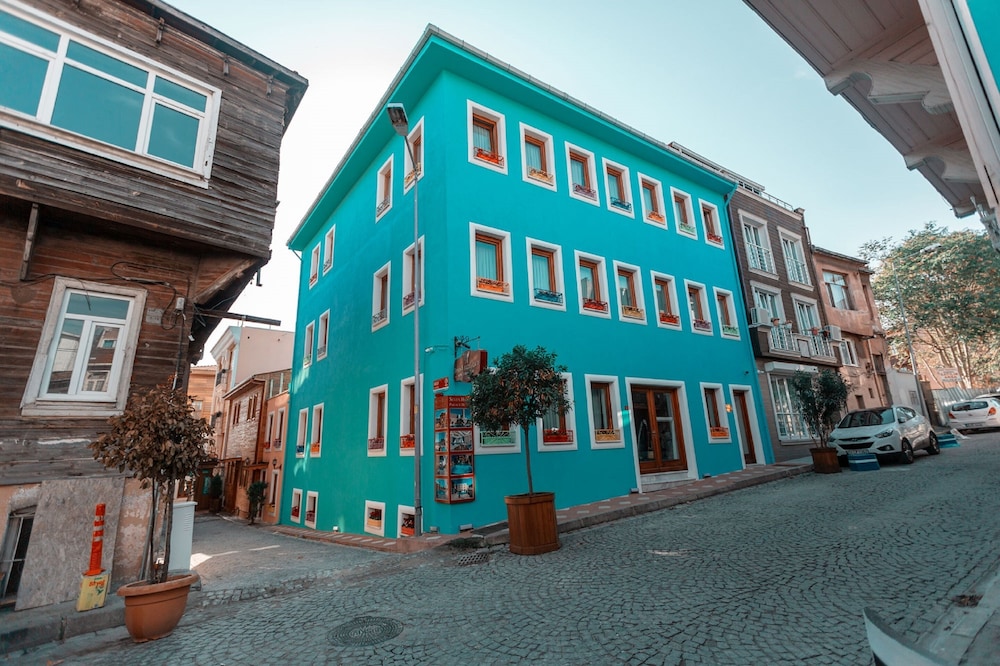 Seven Hills Palace & Spa — Hotel building in Istanbul, Istanbul