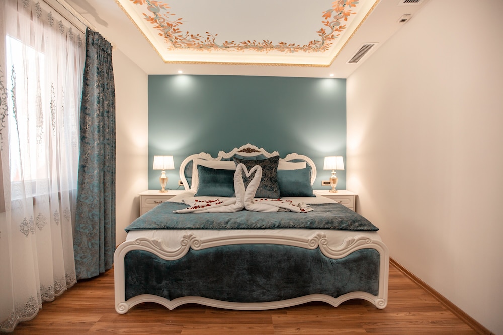 Seven Hills Palace & Spa — Hotel rooms in Istanbul, Istanbul