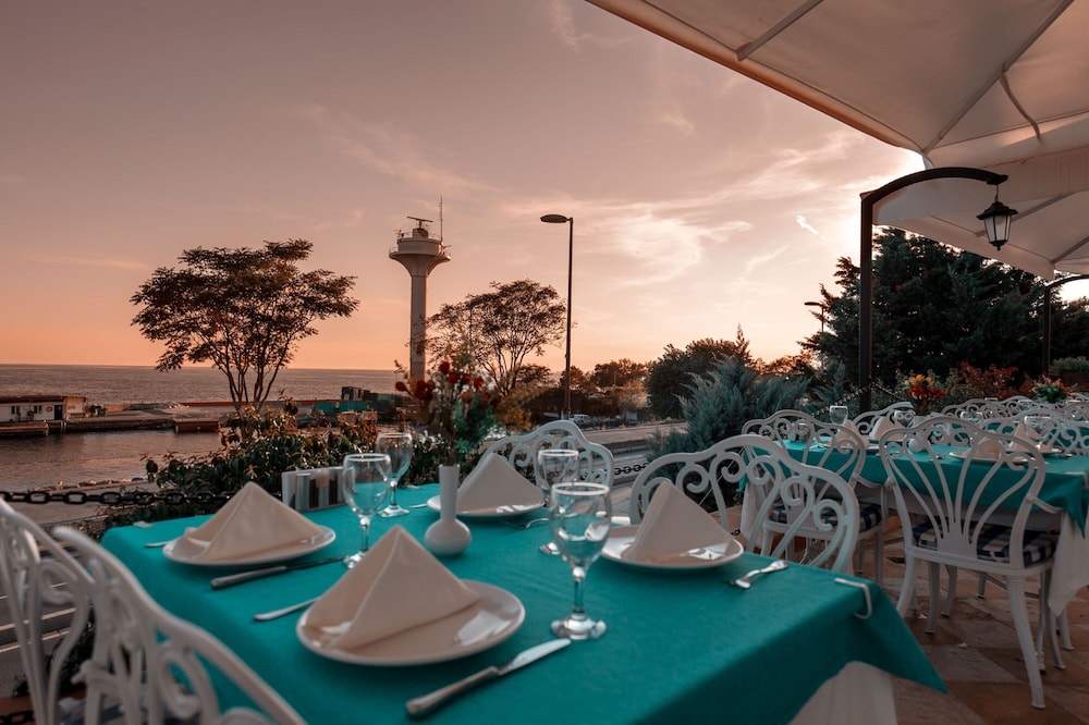 Seven Hills Palace & Spa — Restaurant & bars in Istanbul, Istanbul