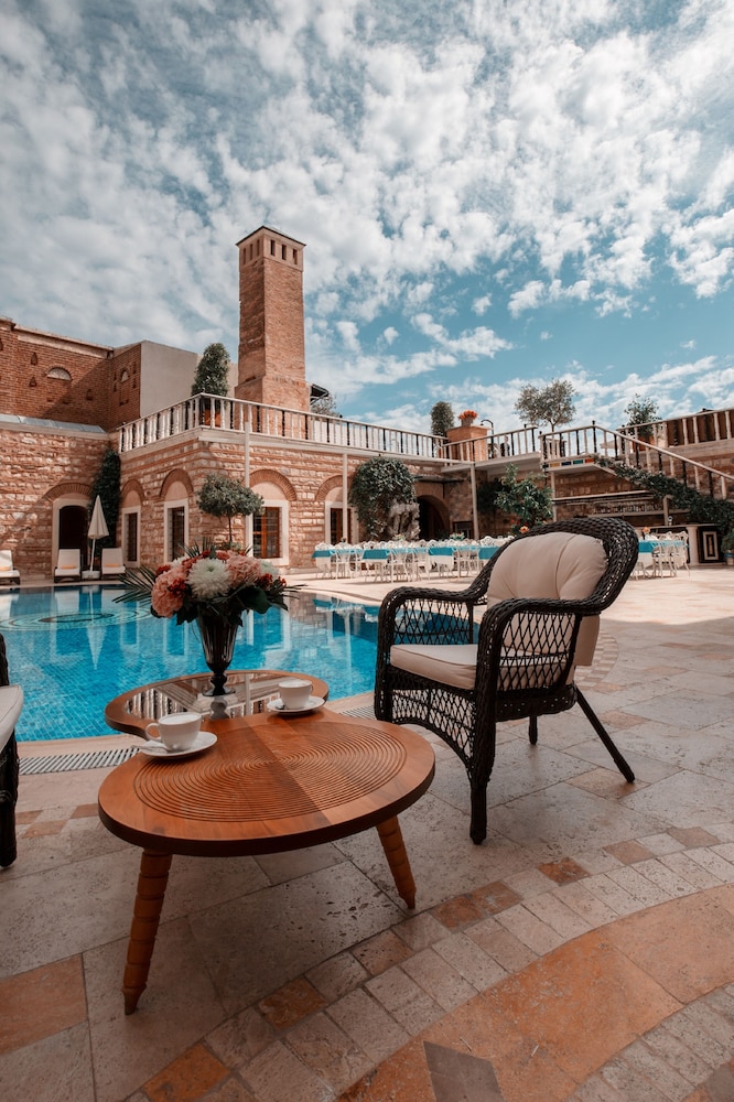 Seven Hills Palace & Spa — Swimming pool in Istanbul, Istanbul