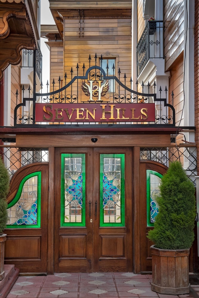 Seven Hills Palace & Spa — Hotel building in Istanbul, Istanbul
